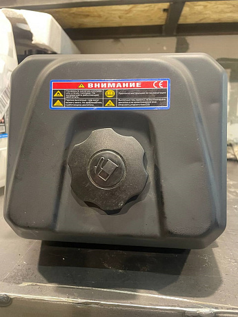 Бак топливный LIFAN KP460 (192F-2T) в сборе, винт Уценка